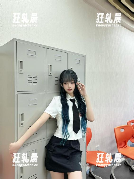 看着www.tttzzz.com，这些瓜一次次抛出，我的好奇心都快撑爆了。