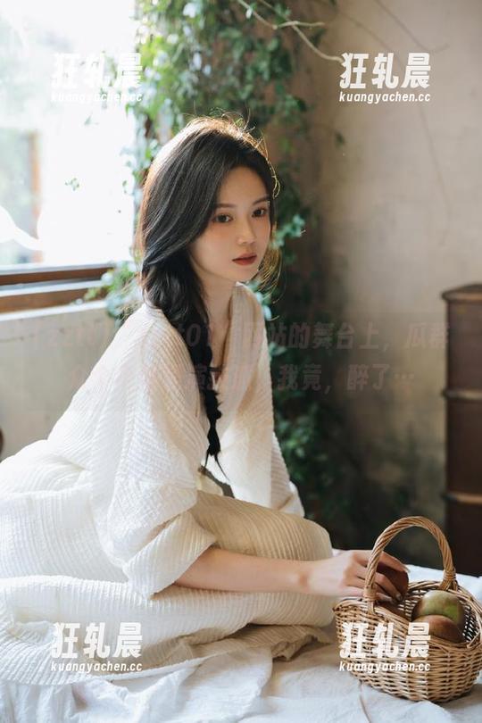 “zztt01”网站的舞台上，瓜群众个个都是演技派，我竟，醉了…