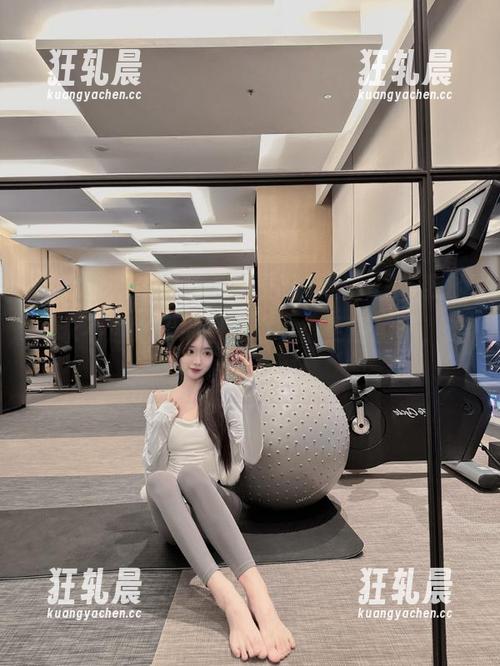 在“免费吃瓜网”里，我的“永不迷路”地图好像变得更迷糊了，这瓜有点多啊！