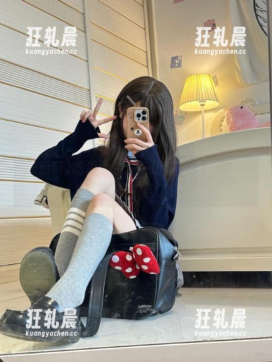 吃瓜网今日一切皆可观看，连瓜都在打广告了！