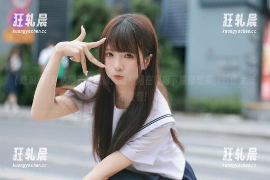直达阳光的味道：吃瓜网在朝阳下靠窗吃瓜，画面太美不敢看！