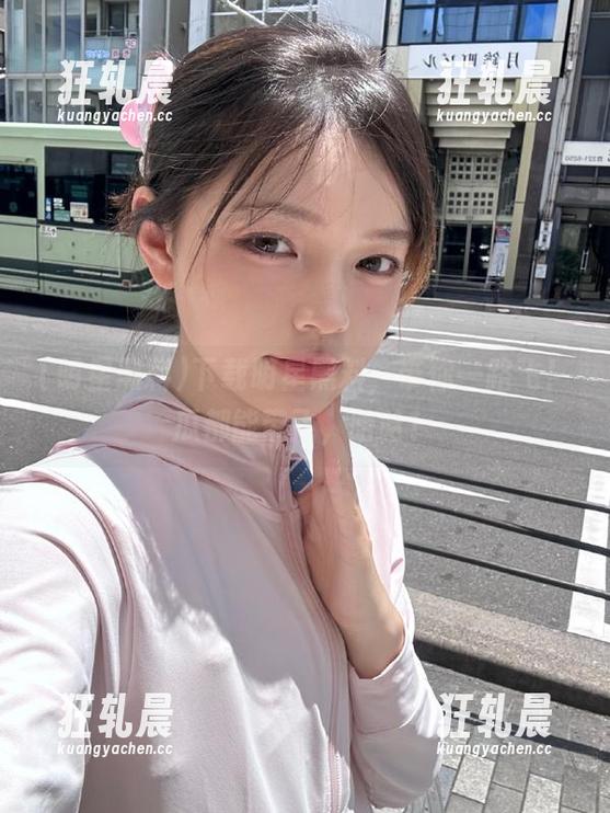 下载明星黑料，带你一路飞！瓜都能带飞，哈哈！