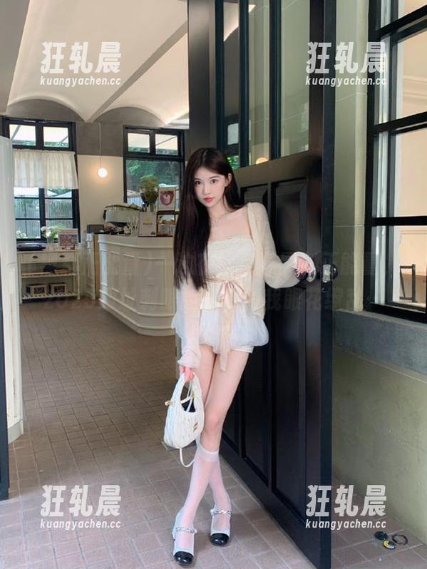 一边在线点开黑料正能量，2025网址刺眼的光看得我眼花缭乱…