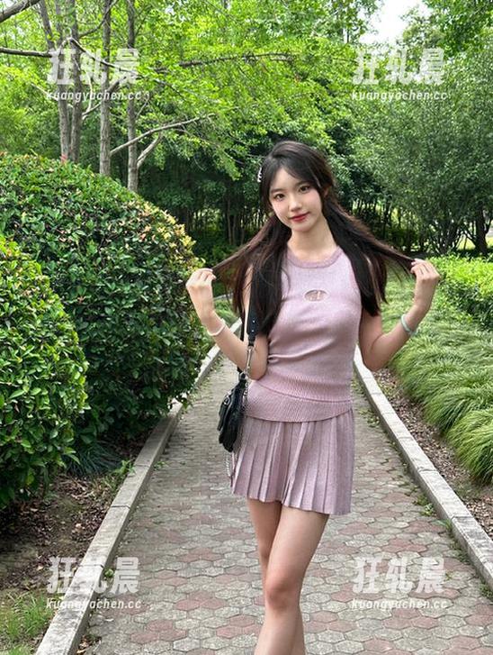 黑料社 在线贪吃,在黑料社的app上,总能发现那种让人微妙的暗流……脑海里不自觉遐想开了。